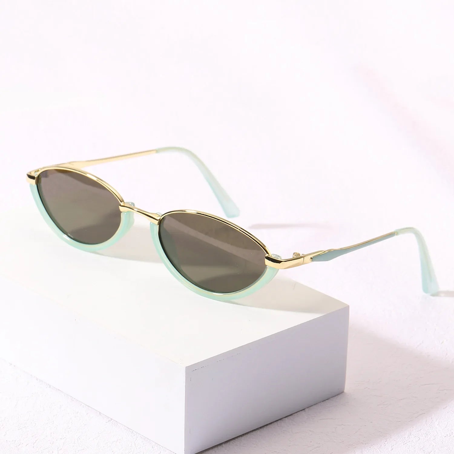 The Élan Cat-eye Sunglasses