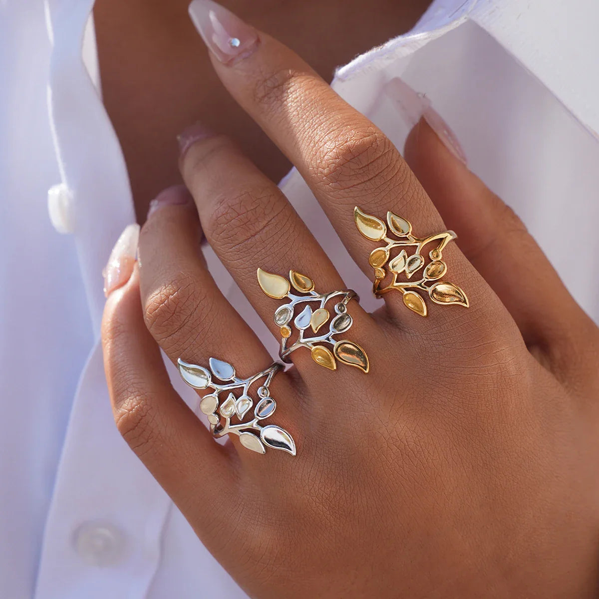 Contour Botanical Ring