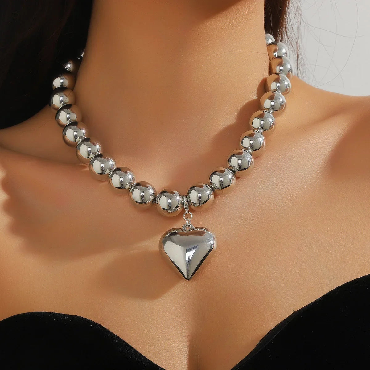 Contour Pendant Bead Necklace