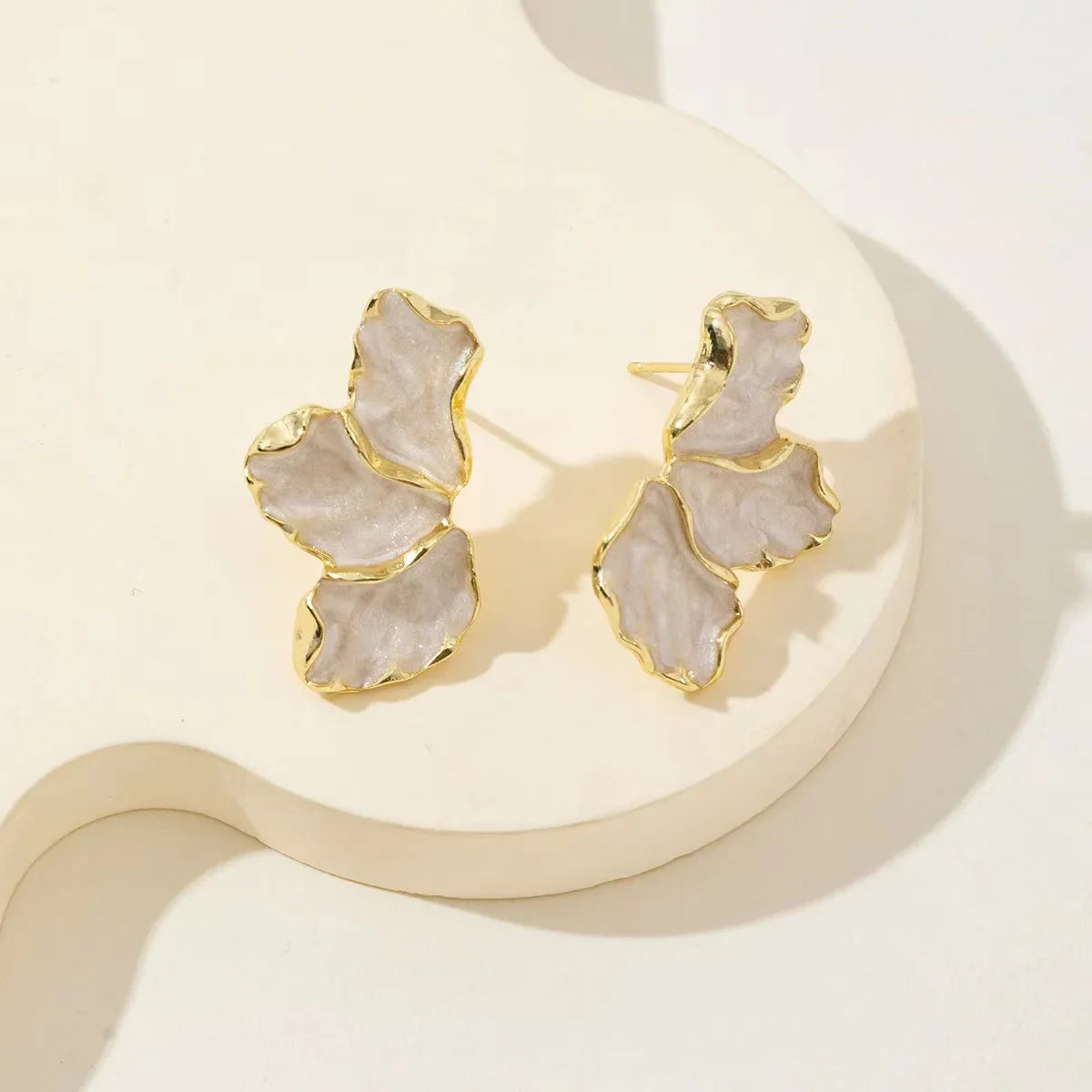 Contour Floral Stud Earring